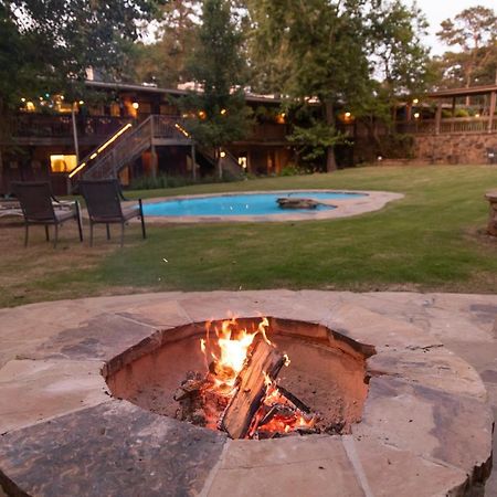 Poolside King Cabana With Full Kitchen, King Bed, Sleeper Sofa And Pool Access, Hotel Room Mount Ida Exterior foto