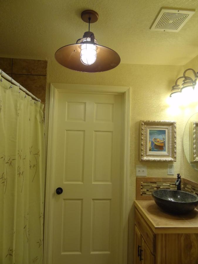 Poolside King Cabana With Full Kitchen, King Bed, Sleeper Sofa And Pool Access, Hotel Room Mount Ida Exterior foto