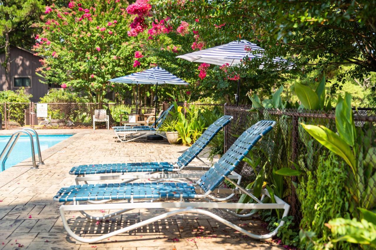 Poolside King Cabana With Full Kitchen, King Bed, Sleeper Sofa And Pool Access, Hotel Room Mount Ida Exterior foto